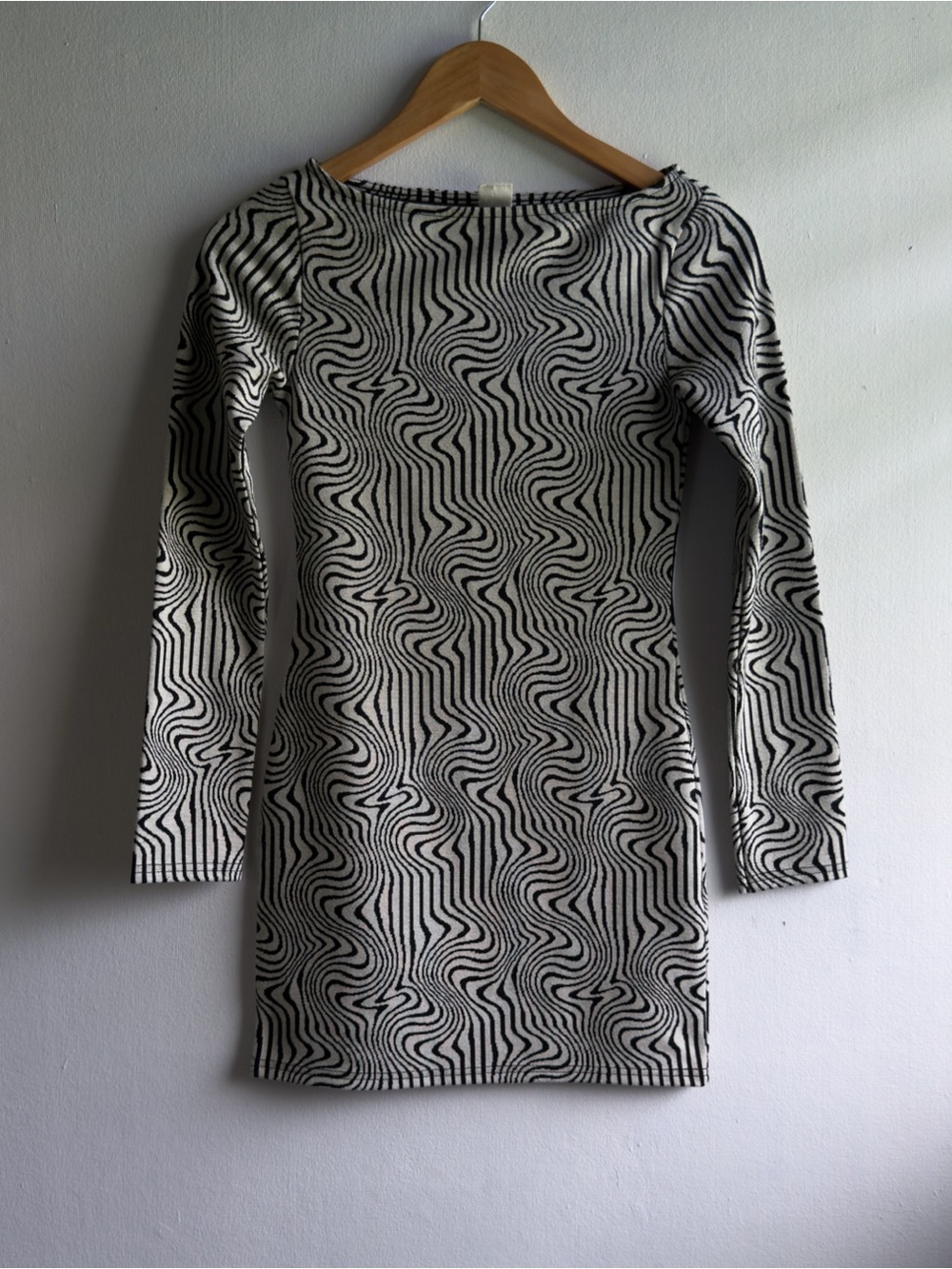 Urban Outfitters Abstract Wavy Optical‎ Swirl Long Sleeve Mini Dress XS